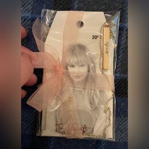 Taylor Swift OG Red Era Authentic NWT “Whistle” Neckless MINT Nickle Lead Free